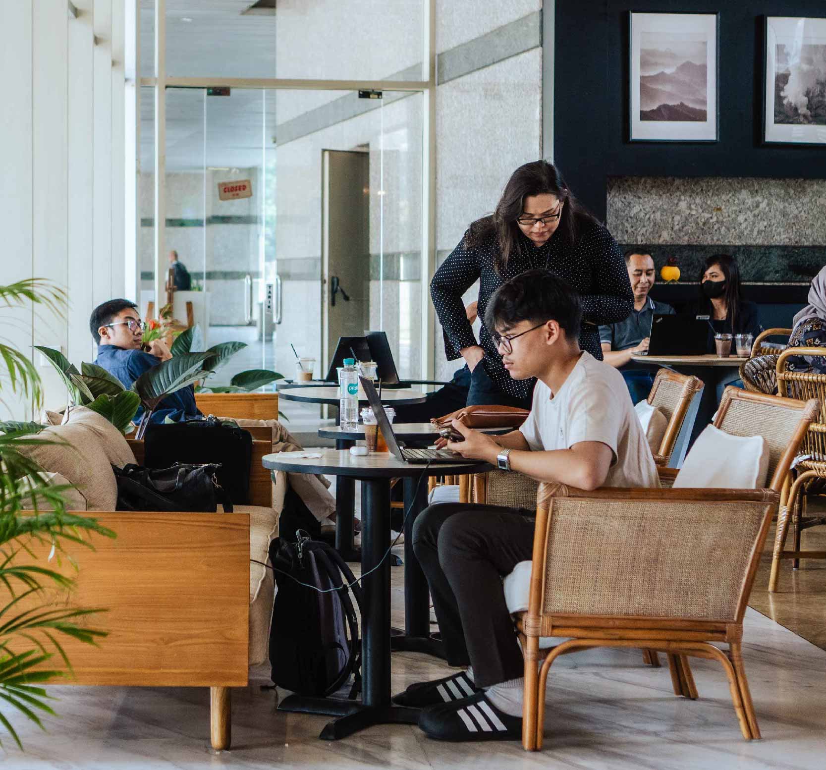Coffee and dining at Caca Garden’s outdoor garden, Menara Sun Life