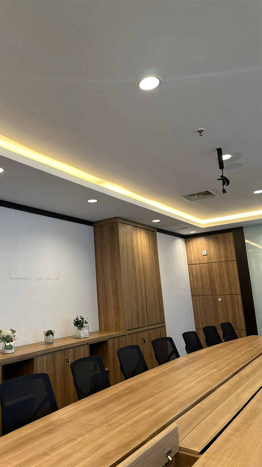 Ready-to-use furnished office unit for rent at Menara Sun Life