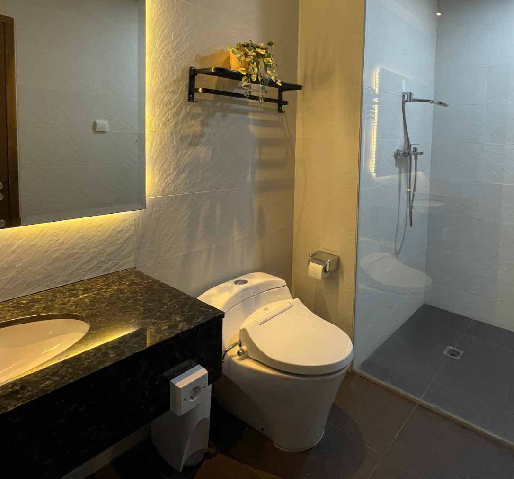 Modern shower room facility at Menara Sun Life