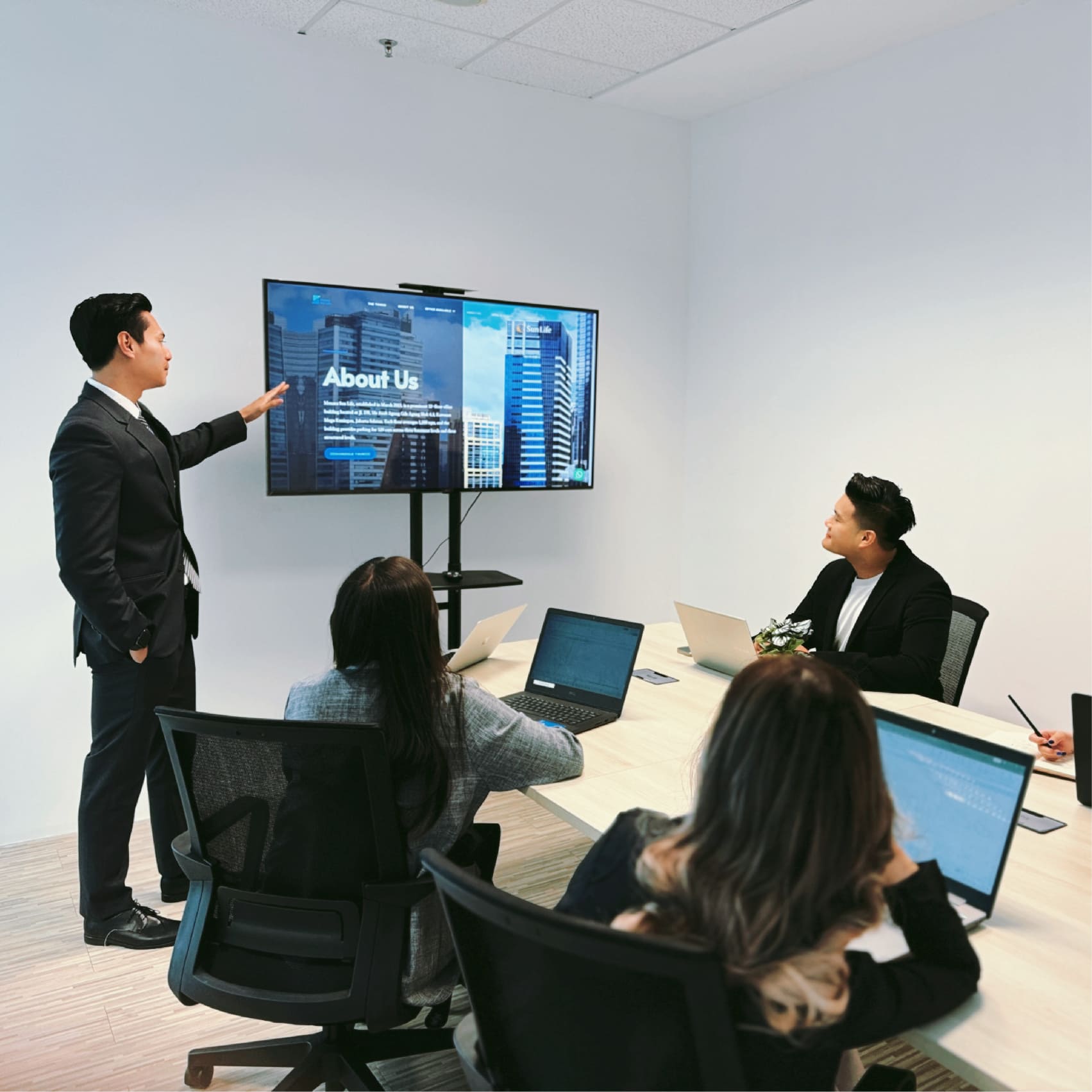 Working Space Gedung Menara Sun Life Jakarta Selatan