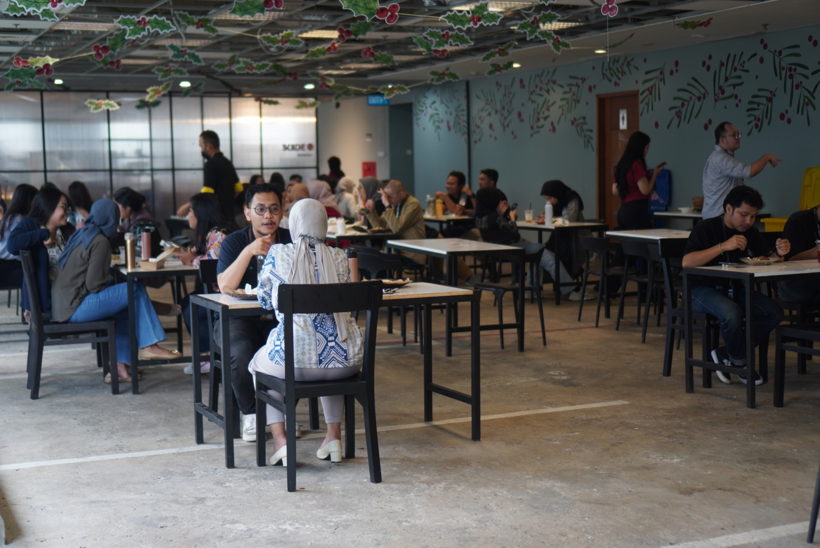 On-Site Community Spaces: Reconnect Employees community spaces